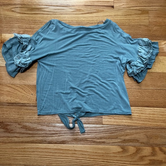 Women’s Short Sleeve Top - Picture 2 of 4